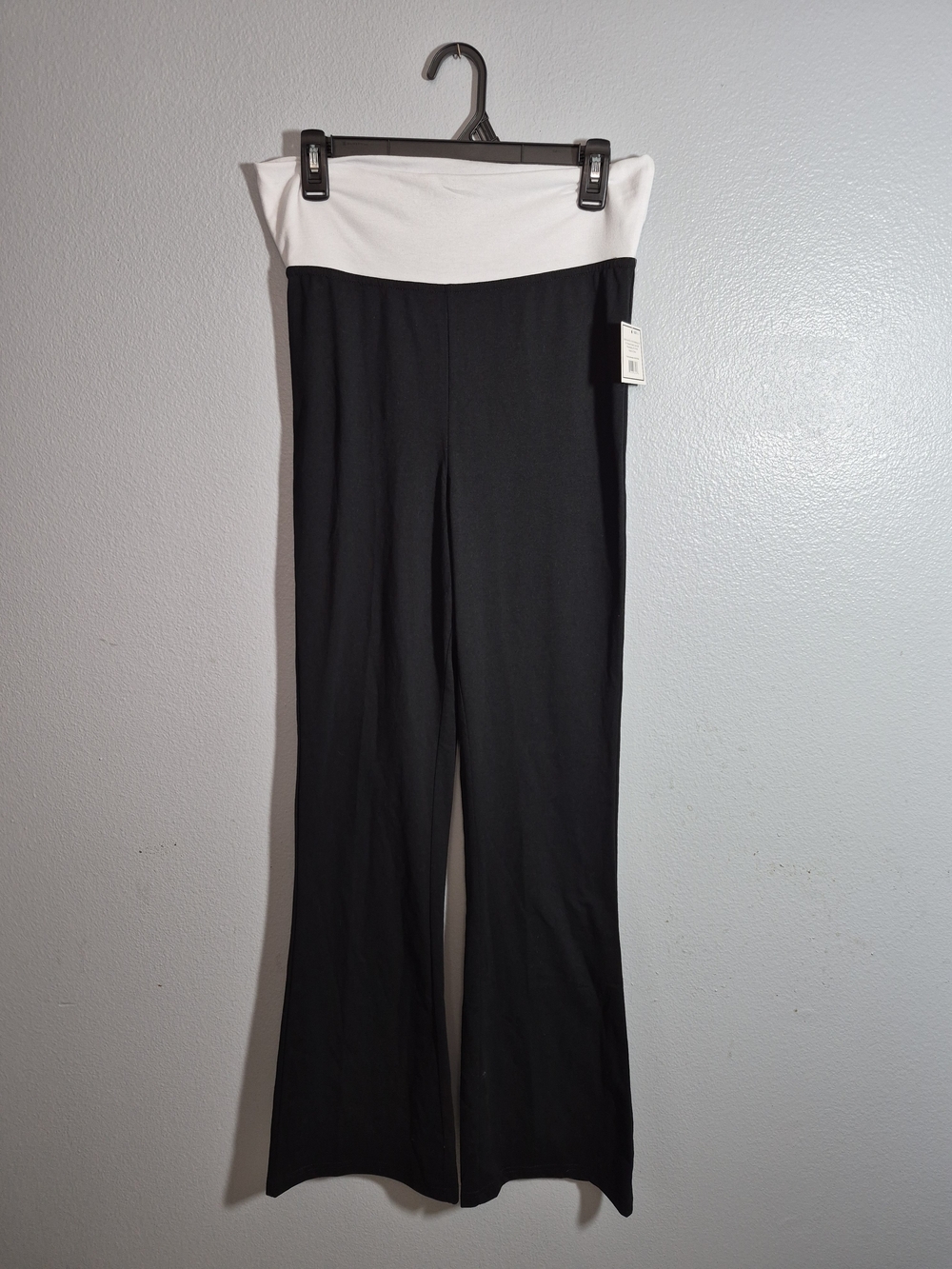 NWT Black Flare Yoga Pants with White Fold-Over Waistband Large